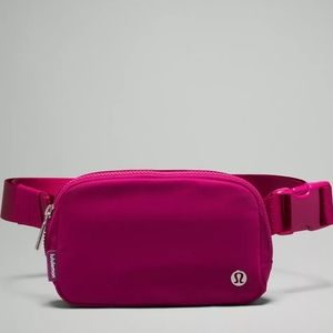 🆕️ LULULEMON EVERYWHERE BELT BAG-  RARE WILD BERRY COLOR